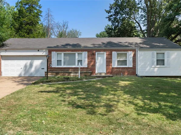 3 Eastleigh Dr, Saint Louis, MO 63135