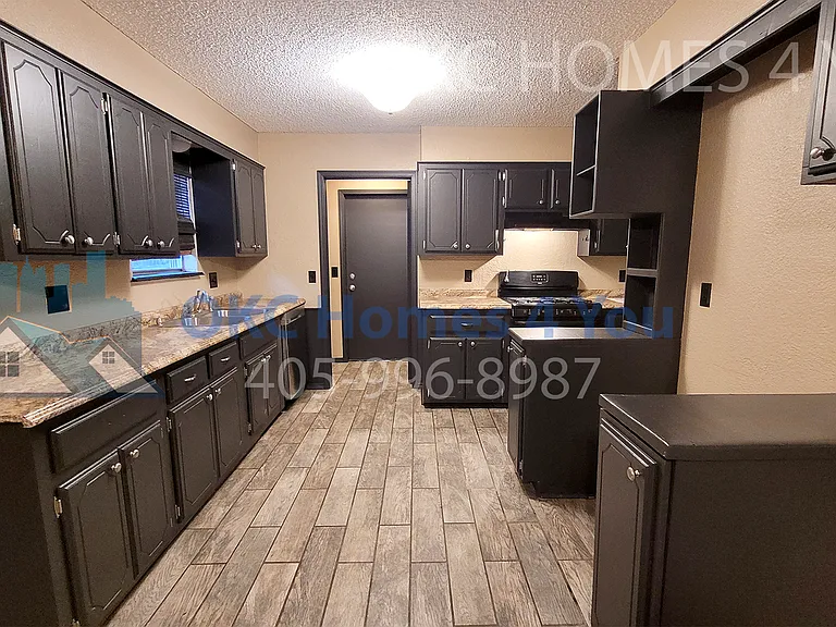 1504 Apollo Rd — Photo 9