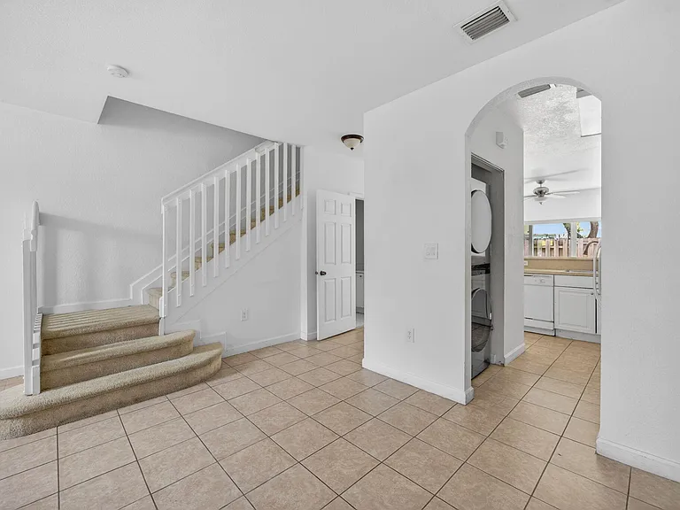 1575 NE 33rd Ave #105 — Photo 8