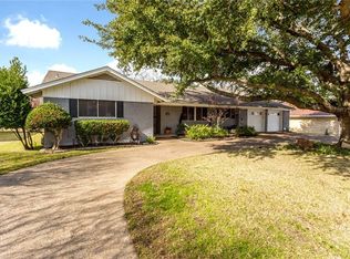 3100 Phoenix Dr, Fort Worth, TX 76116