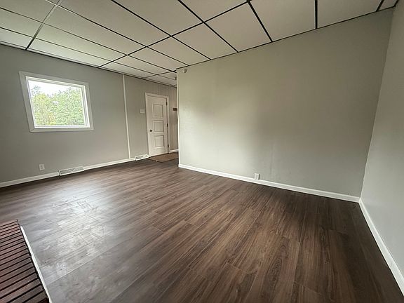4th image of 501 W 1st Ave
