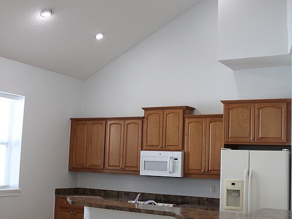 3rd image of 140 Island Cottage Way
