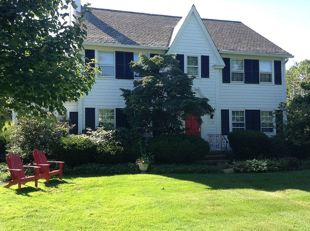 2972 Claremont Rd photo 1