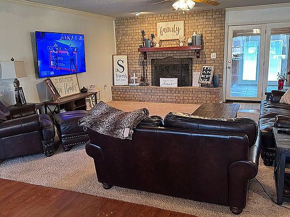 5th image of 1533 W Avenue C