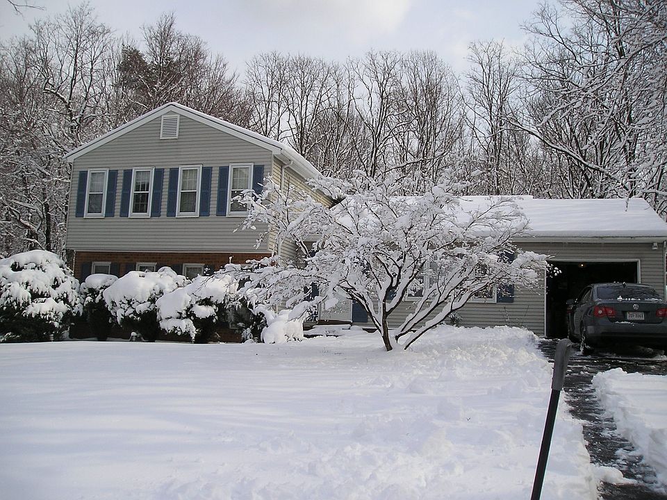 Frontyard in winter!