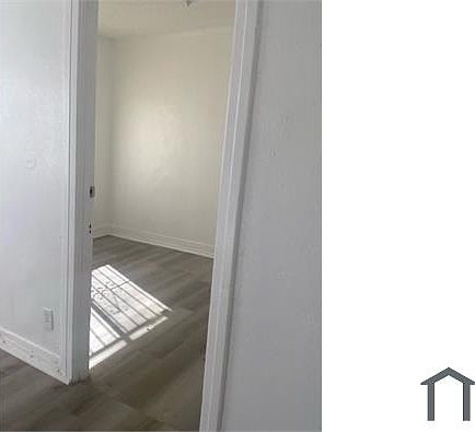 1st image of 859 W 49th St