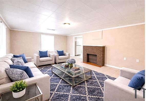 3rd image of 3002 S Rybolt Ave