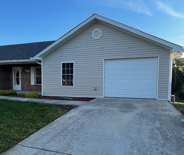 1st image of 108 Cornerstone Dr