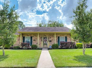 6031 McKnight St, Houston, TX 77035