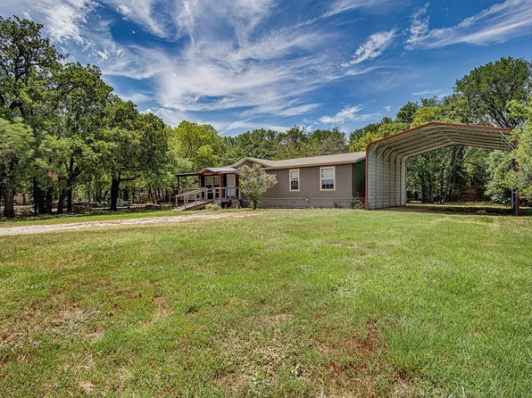 2000 Whispering Oaks St, Burleson, TX 76028