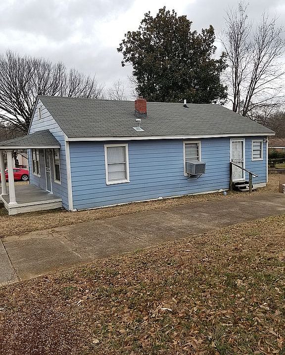 2nd image of 260 Lincoln St