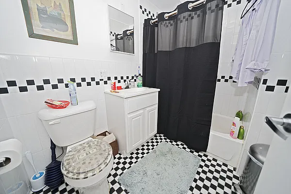 Rented by Level Group | media 35