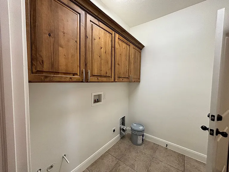750 W 350 N — Photo 8