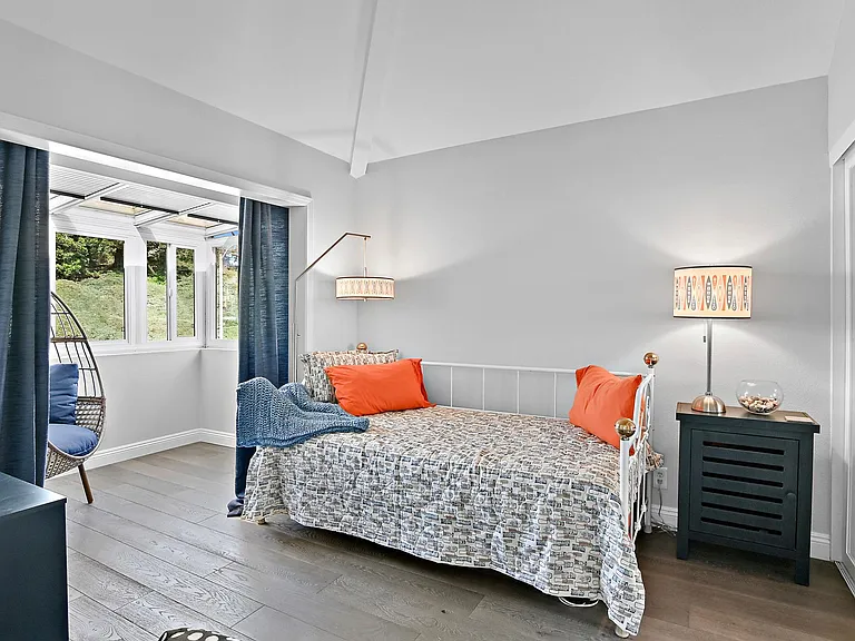 75 Palm Beach Ct — Photo 16