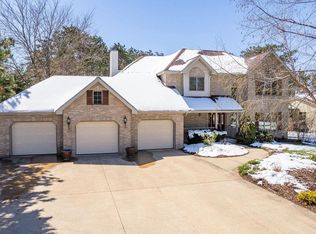 1330 Lancer Ct, Reedsburg, WI 53959