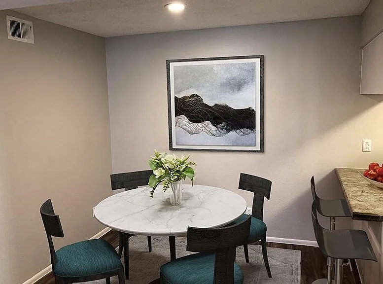 Ventana Palms — Photo 2