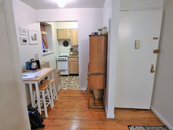 5th image of 303 W 92nd St #4F