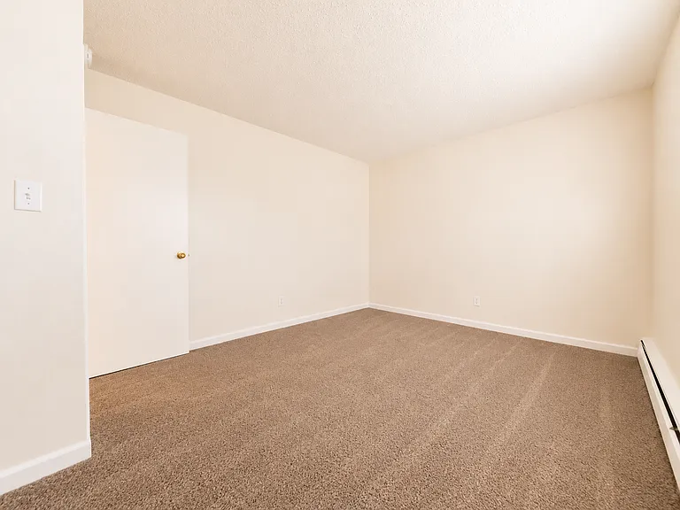 4240 Loomis Ave #4 — Photo 12