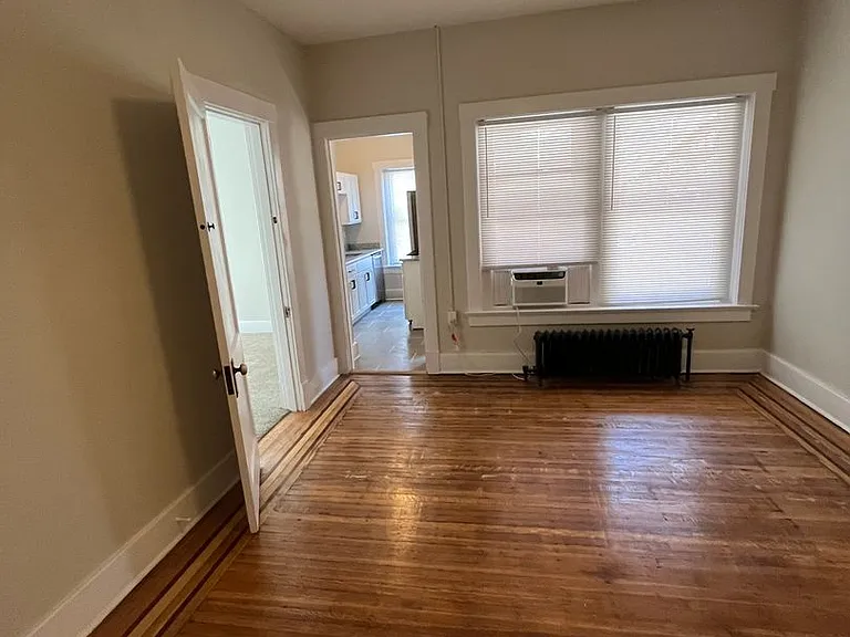 410 — Photo 5