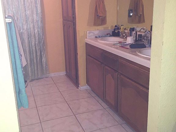 5th image of 951 Cedarwood St