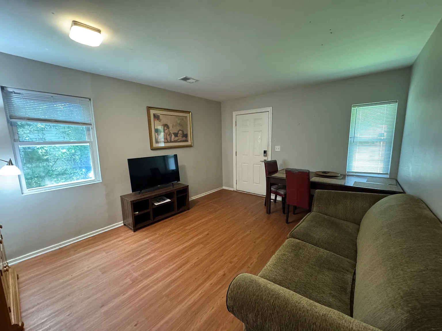 3 bed, 900 sqft, $2,500 — Photo 4