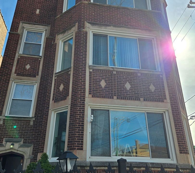 1st image of 7847 S Paxton Ave