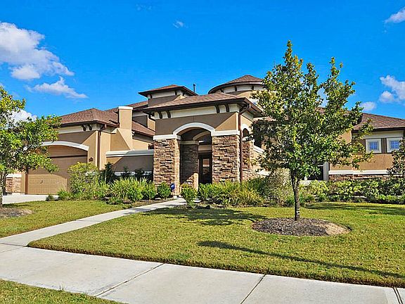 Another front view of this stately home