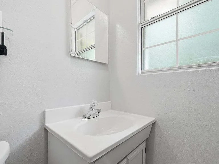 106 Andrews Ave — Photo 36