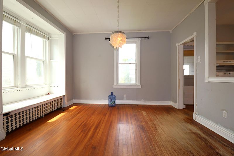 5th image of 60 Amity Street