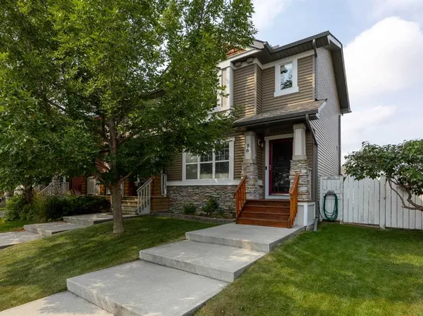86 E Everwillow Cir SW, Calgary, AB T2Y 4V1