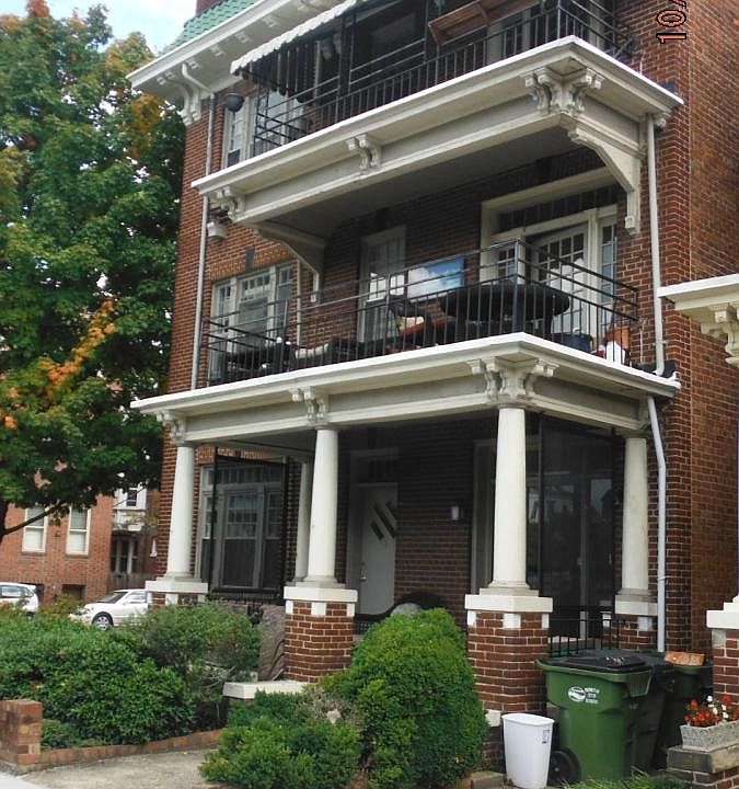 1st image of 225 N Boulevard #2