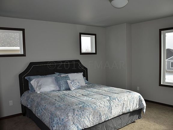 4th image of 802 Albert Dr W