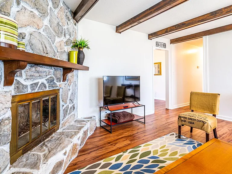 121 Forrest Dr — Photo 8