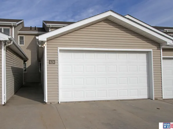 624 Lakeside Dr #55, Lincoln, NE 68528