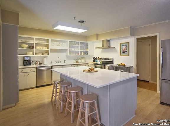 4th image of 306 OAK GLEN