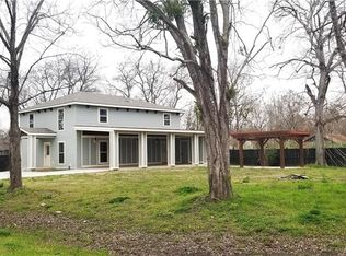 406 E 1st St, Elgin, TX 78621