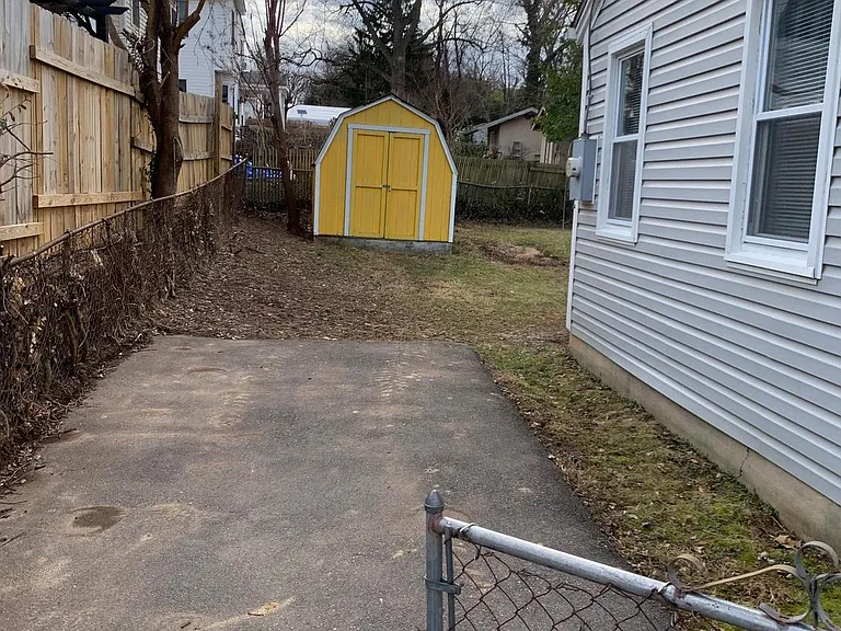 603 Pinewood Rd — Photo 12