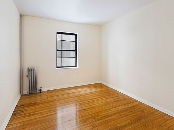 4th image of 735 W 172nd St APT B23
