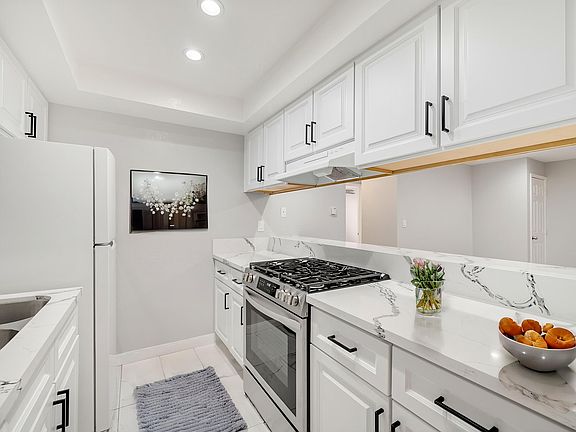 4th image of 1723 Coronado Ave APT 3