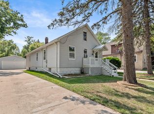 1212 Cass St, Green Bay, WI 54301