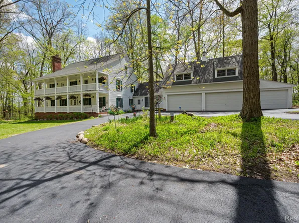 2457 Rocky Top Ln, Commerce Township, MI 48382