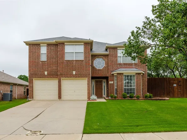 2725 Crater Lake Ln, Denton, TX 76210