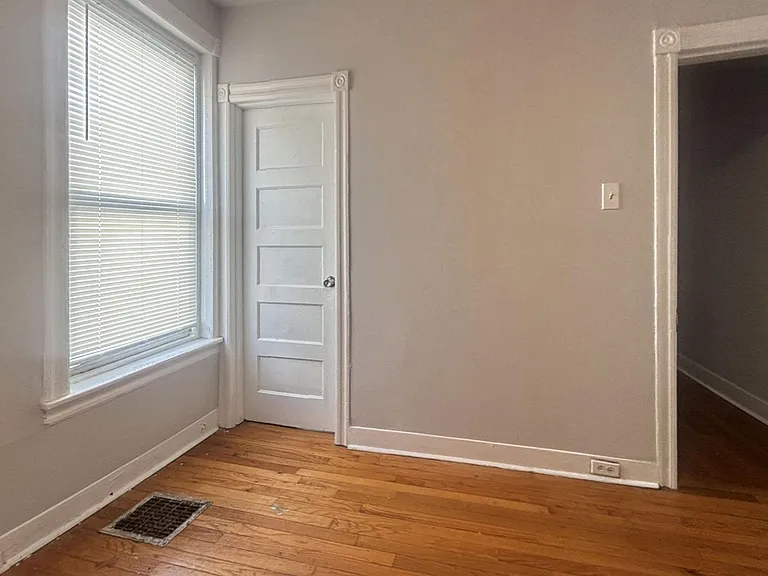 5637 Lansdowne Ave — Photo 10