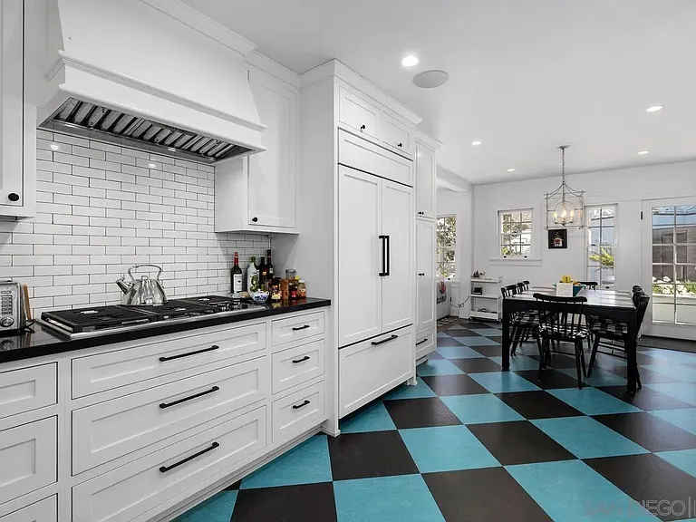 532 Marina Ave — Photo 14