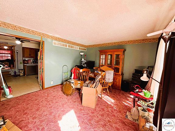 2nd image of 220 Warsaw Rd