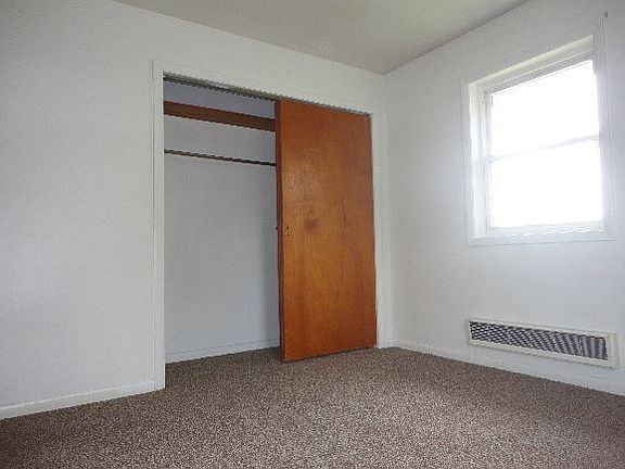 Spacious Bedroom Closet