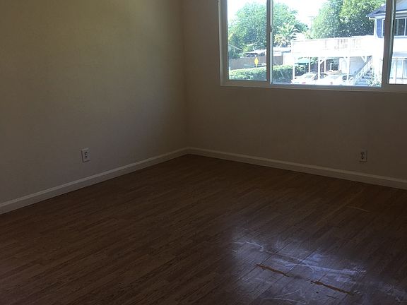 3rd image of 2576 Mohawk Ct