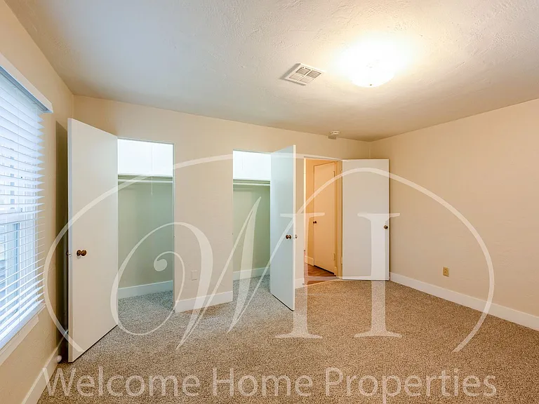 24 NE Ash Ave — Photo 22