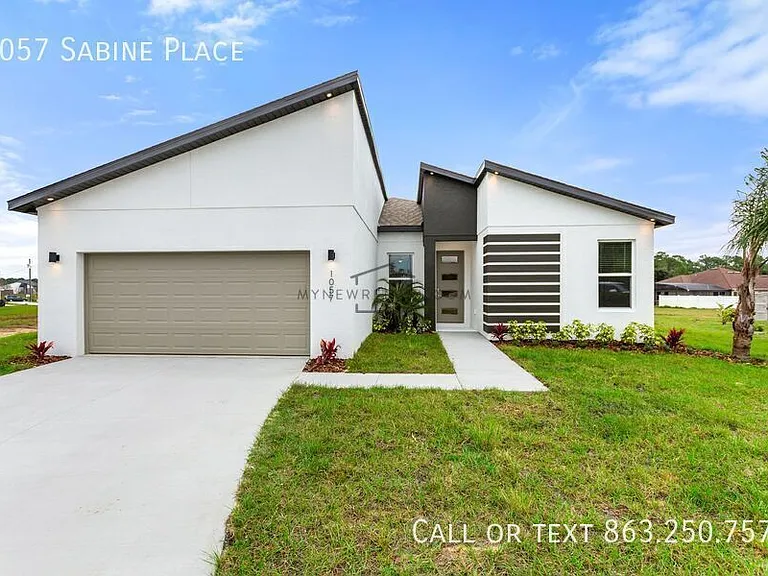 1057 Sabine Pl — Photo 1
