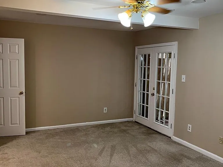 8565 Enochs Dr — Photo 13